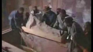 Firavun Mezardan Çıkarılıyor