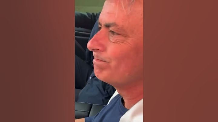 Mourinho in lacrime lascia Trigoria