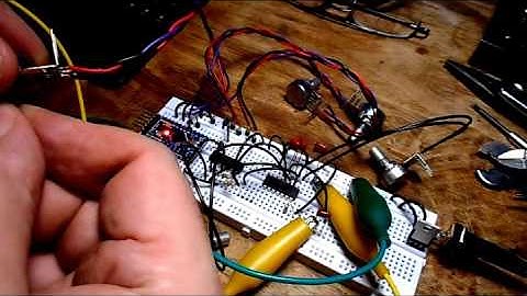 viva Analog // PWM-WAH demo jcm(c)2016