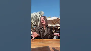 مين اللي قالك إني قاعدة لوحدي انا قاعدة انا وخبتي 