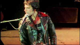Video thumbnail of ""Don't Stop Me Now" - Queen [High Definition]"