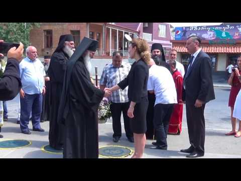 ადგილობირივი ხელისუფლების წარმომადგენლებმა 2008 წლის ომში დაღუპულთა ხსოვნას პატივი მიაგეს