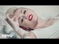Miley Cyrus - Miley Answers Your Questions