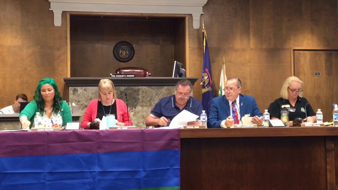 Hazel park unsure if it investigated officers accused in lawsuit YouTube