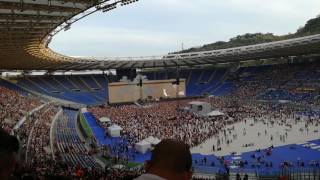 Champagne Supernova Live At Olympic Stadium- Rome (July 15)