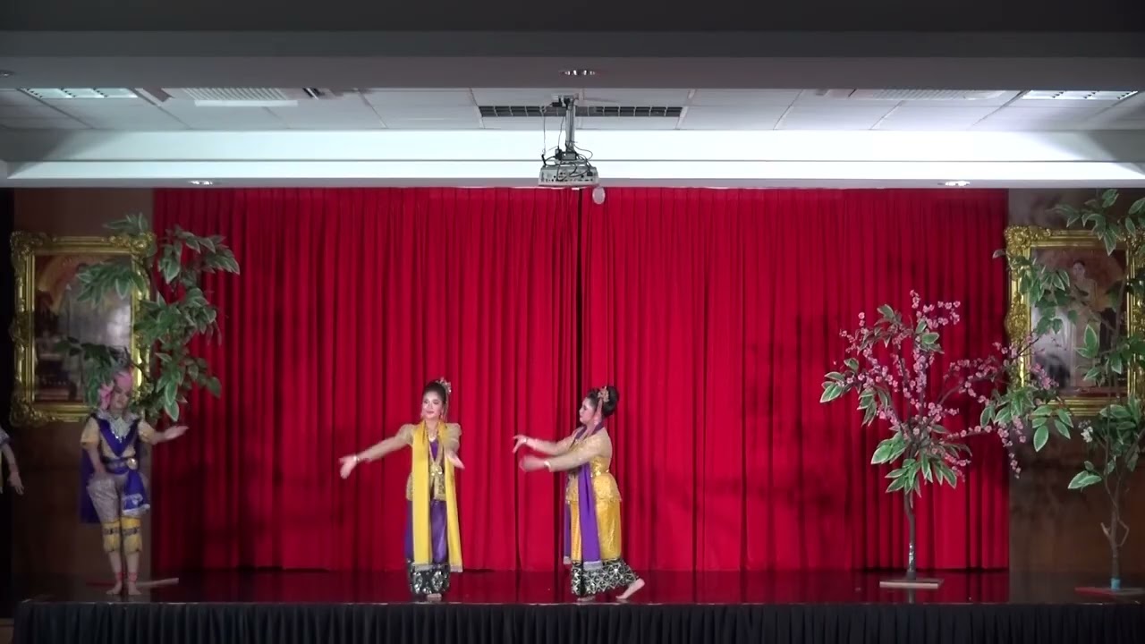 ฟ้อนรัก