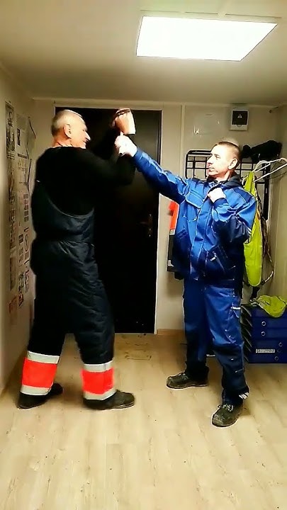 Отбор палки при помощи ремня.Выход на удушающий захват.Техники Комбат ...