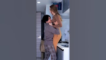 Putting my fiancée on the counter to see her reaction 🥵🌶