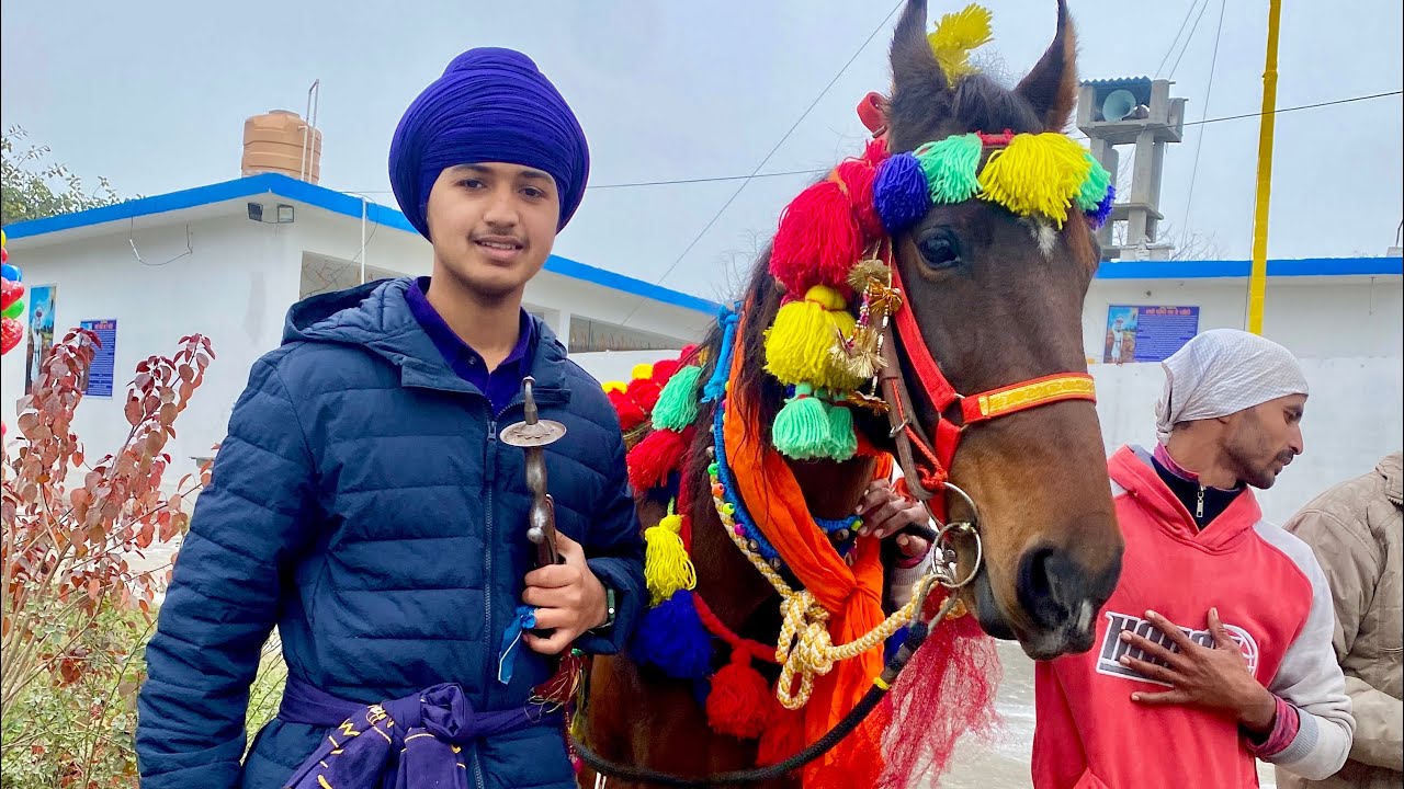 ਅਸੀ ਸਾਰੇ ਸ੍ਰੀ ਹਰਗੋਬਿਦ ਪੁਰ ਨੰਗਰ ਕੀਰਤਨ ਤੇ ਗੱਤਕਾ ਖੇਡਣ ਗਏ।