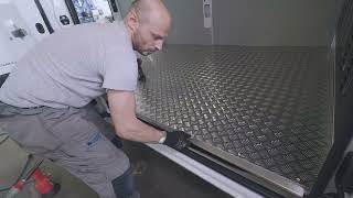 PLATAFORMA ACOPLADA PARA FURGONETAS EN MADERA Y DAMERO-Syncro System