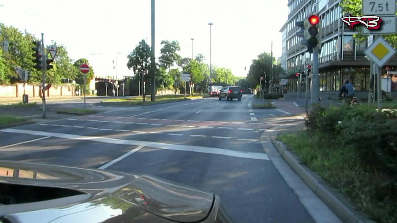 2016 Autofahrt durch Neuss