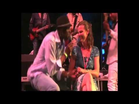 Kool & The Gang - Cherish (Live @ Glastonbury)