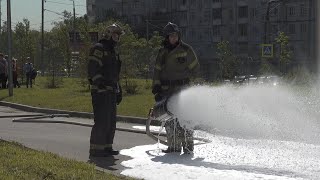 Сотрудники МЧС провели для школьников учения и тренировку по гражданской обороне