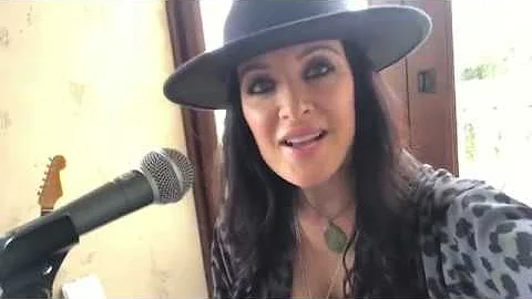 Diana Rein sets up for a live gig with the Harbinger MLS900