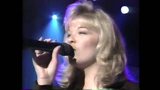 Oct.14,1996 14 Year old LeAnn Rimes Performs Blue on Prime time Country Talk Show.