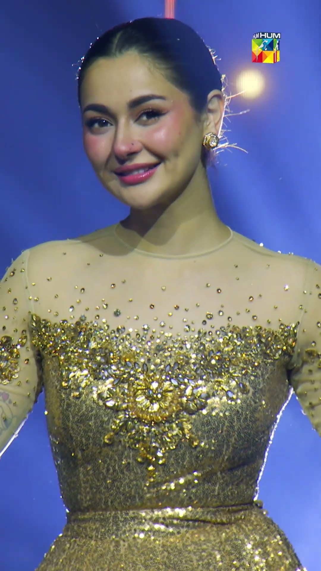 ? Hania Aamir Creates Magic on Stage! ? Kashmir 9th HUM Awards 2024 #haniaamir #humawards2024