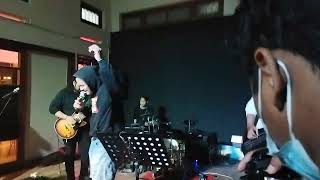 B.U.T - Koi wo Kataru Shijin ni Narenakute (Live at Glorious Hours) 20220212