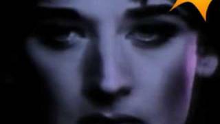 Video thumbnail of "Boy George -  El juego de las lagrimas - The Crying game VideoClip"