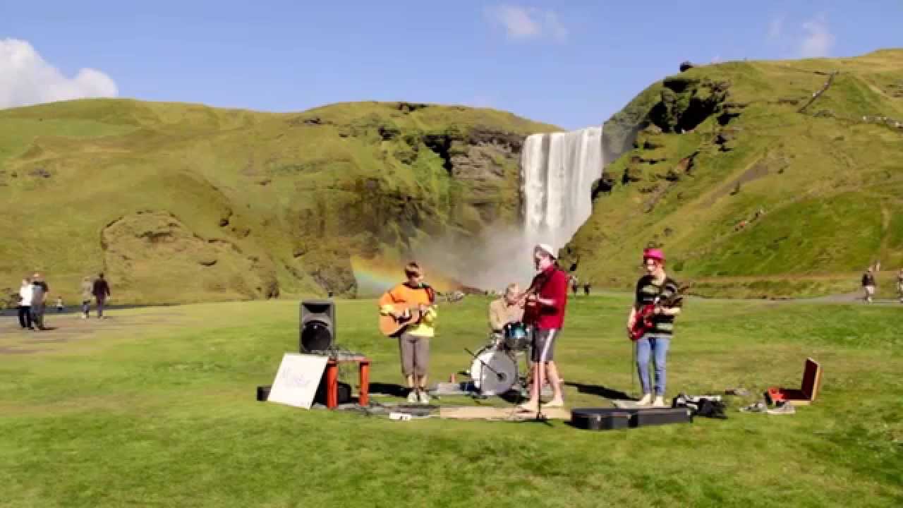 Munstur hjá Skógafossi