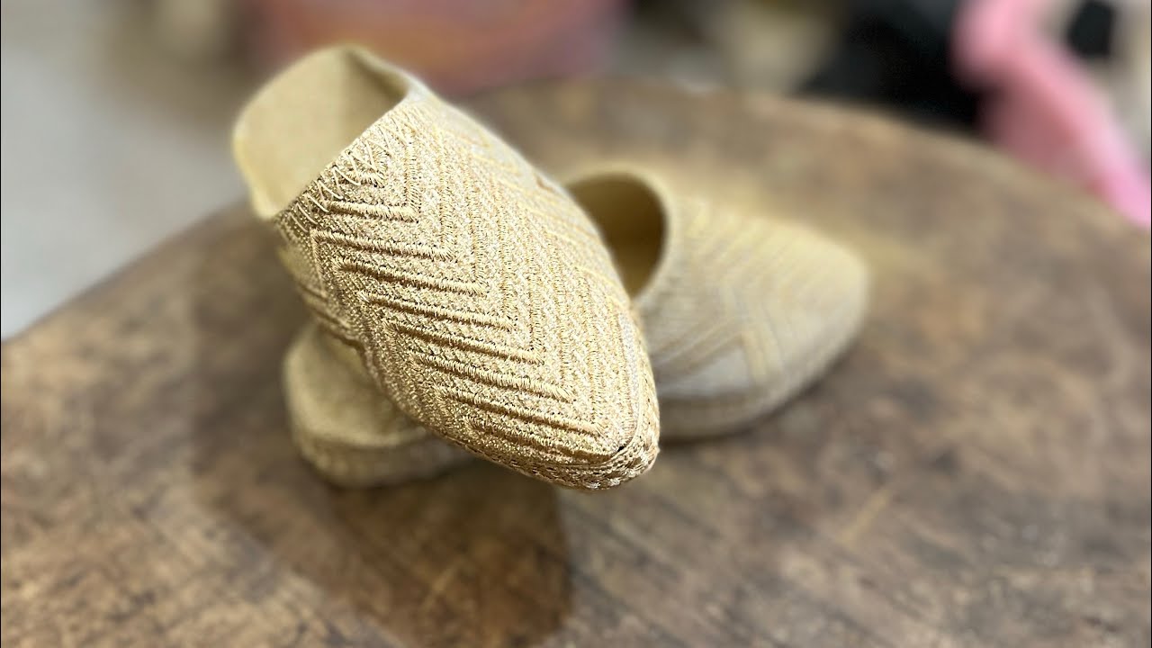 الخرازة : صناعة تقليدية متوارثة أبا عن جد في فاس لحرفة تنصيع الشربيل و البلغة التقليدية