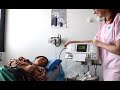 Pose Du Monitoring ERCF Enregistrement Du Rythme Cardiaque Foetal Pose Du Monitoring ERCF Enregistrement Du Rythme Cardiaque Foetal