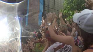 Cage the Elephant - Matt Shultz stage diving - Lollapalooza - Aug 7 2011 - Chicago