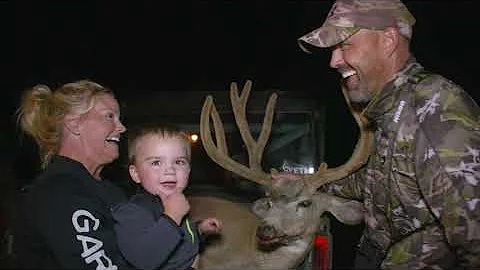 Lee Shoots Giant Mule Deer Buck "MR T" in Utah