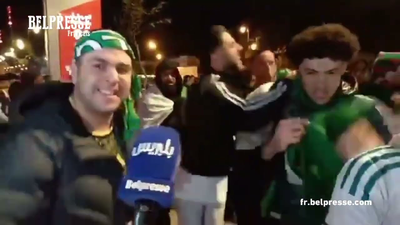 Les supporters algériens en liesse devant le stade Moulay Hassan après la victoire contre le Congo