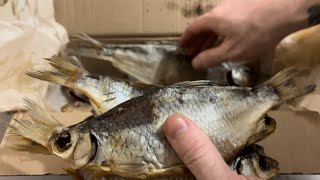 Пришла посылка из г. Астрахань - вяленая вобла и подлещик 🤤