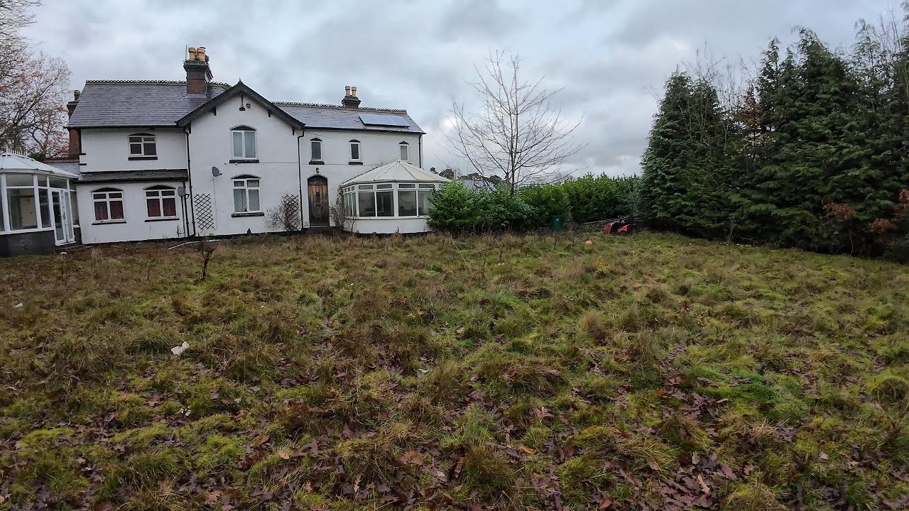 Забытые в полях | Внутри заброшенного загородного дома