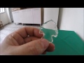 Ponta de flecha feita de um pedaço de vidro .