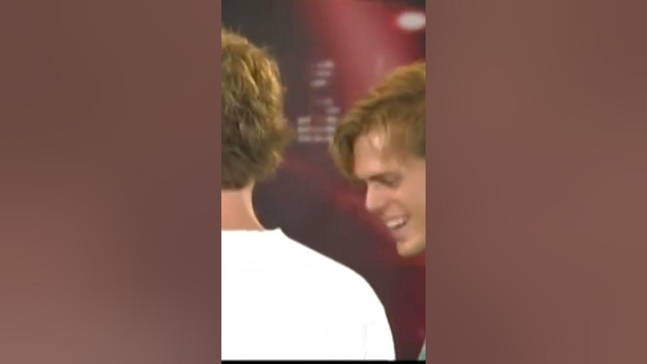 Ryan Seacrest High Fiving A Blind Guy That Time Ryan Seacrest Tried To High Five A Blind Guy - YouTube
