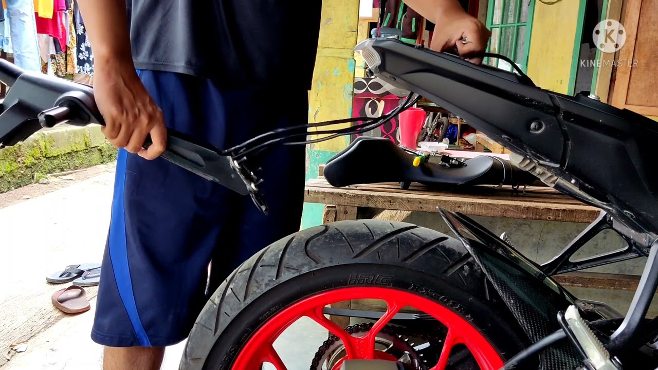 Cara melepas spakbor belakang | Yamaha MT 15