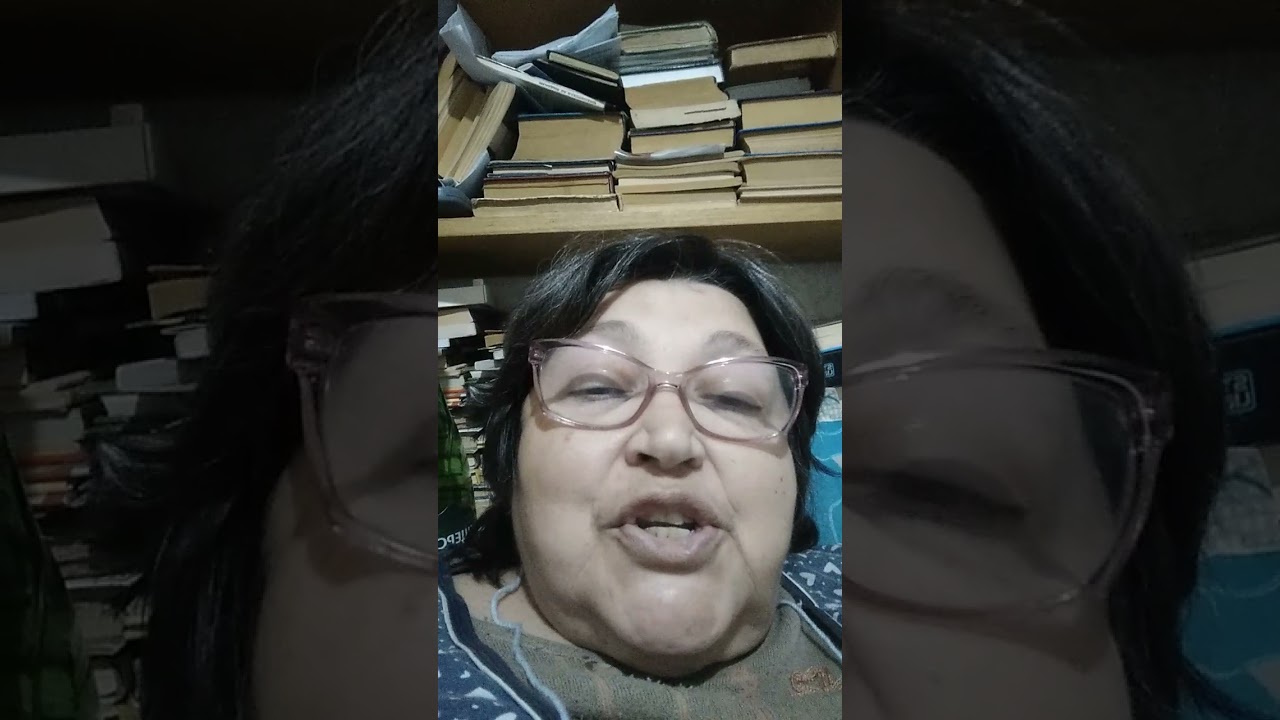 Смотреть едет красная машина