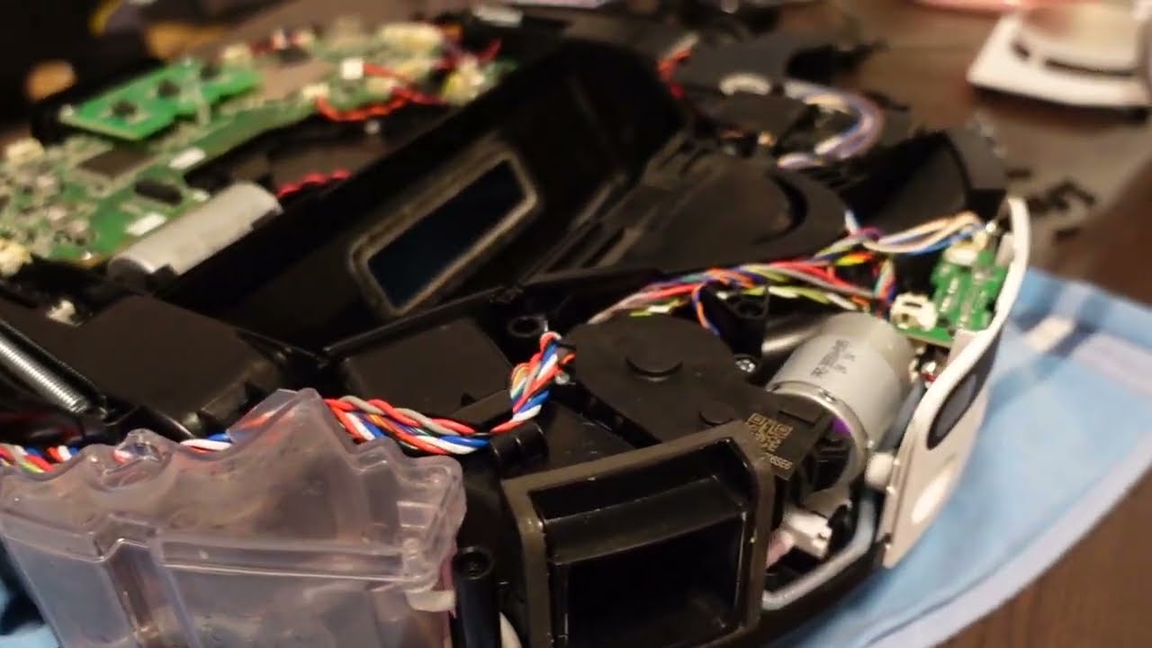 Watch Dreame X40 Ultra - iRobot Roomba Combo J9 - design impression on YouTube