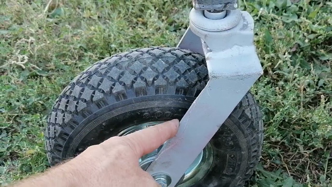 Удобная тележка для перевозки грузов.