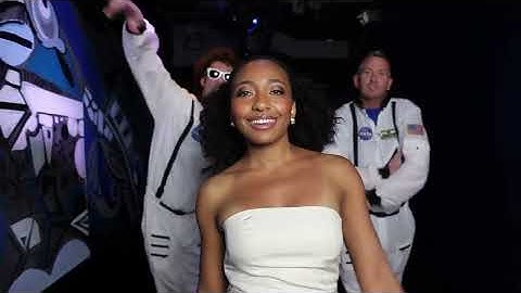 Manufactured Superstars featuring Selina Albright - Serious (Official Music Video)