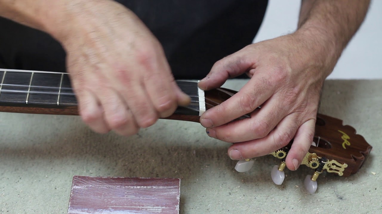 Truco: modifica la altura de las cuerdas de tu guitarra (English subtitles)  - YouTube