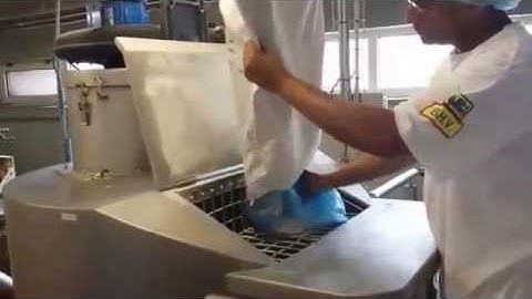 Bag Dump Station with Integrated Feeder