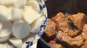 Ở NHÀ NẤU CỦ CẢI TRẮNG HẦM XƯƠNG HEO CHỐNG OXY HOÁ