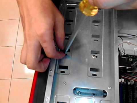 Cara memasang Hard Disk Drive dan SATA cable P
