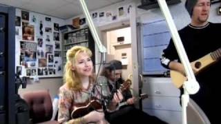 Nellie McKay performs "Caribbean Time" live at 91.3 WUKY - Lexington, KY