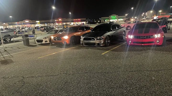 SRT8 CUTTING UP IN TRAFFIC , WITH SCAT PACK 😤🐝