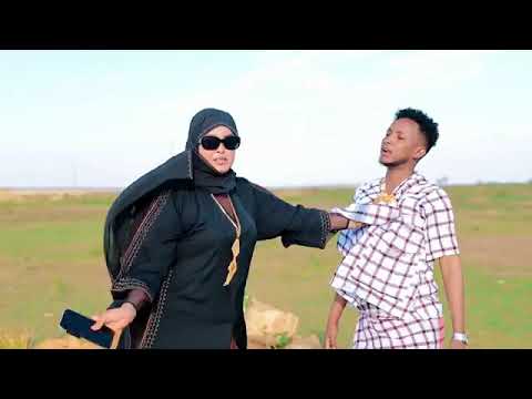 Dhaanto Cusub Cabdiwali Xassan Dhuux Iyo Idil Ayuush Dadkoo Dhani Jacaylkaaga Igu Dhaliil 