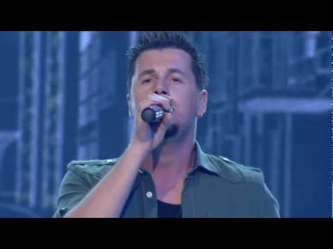 VEDAT ADEMI - NE FRYMEN TENDE ( KENGA MAGJIKE 2012 )