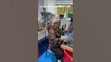 Máy xoáy nắp chai bán tự động - Hoa Việt