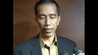 Jokowi menjawab tentang tuduhan 'Jalan-jalan Untuk Pencitraan' (Lucu, Gan!)