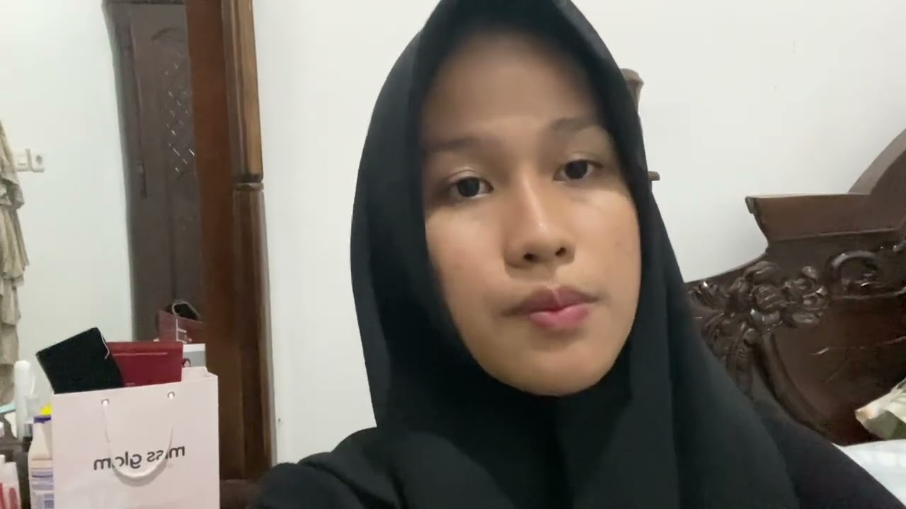 Bunga Mawarni Lestari(1B) Self Introduction video (English language course, pharmacy study program).