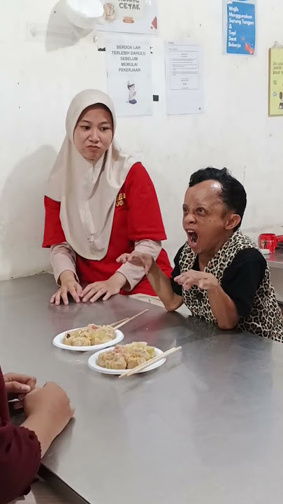 Teguh cilik makan dimsum kesurupan#short