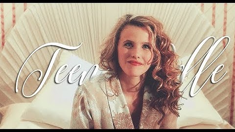 teen idle [heathers, mean girls, jawbreaker, clueless]